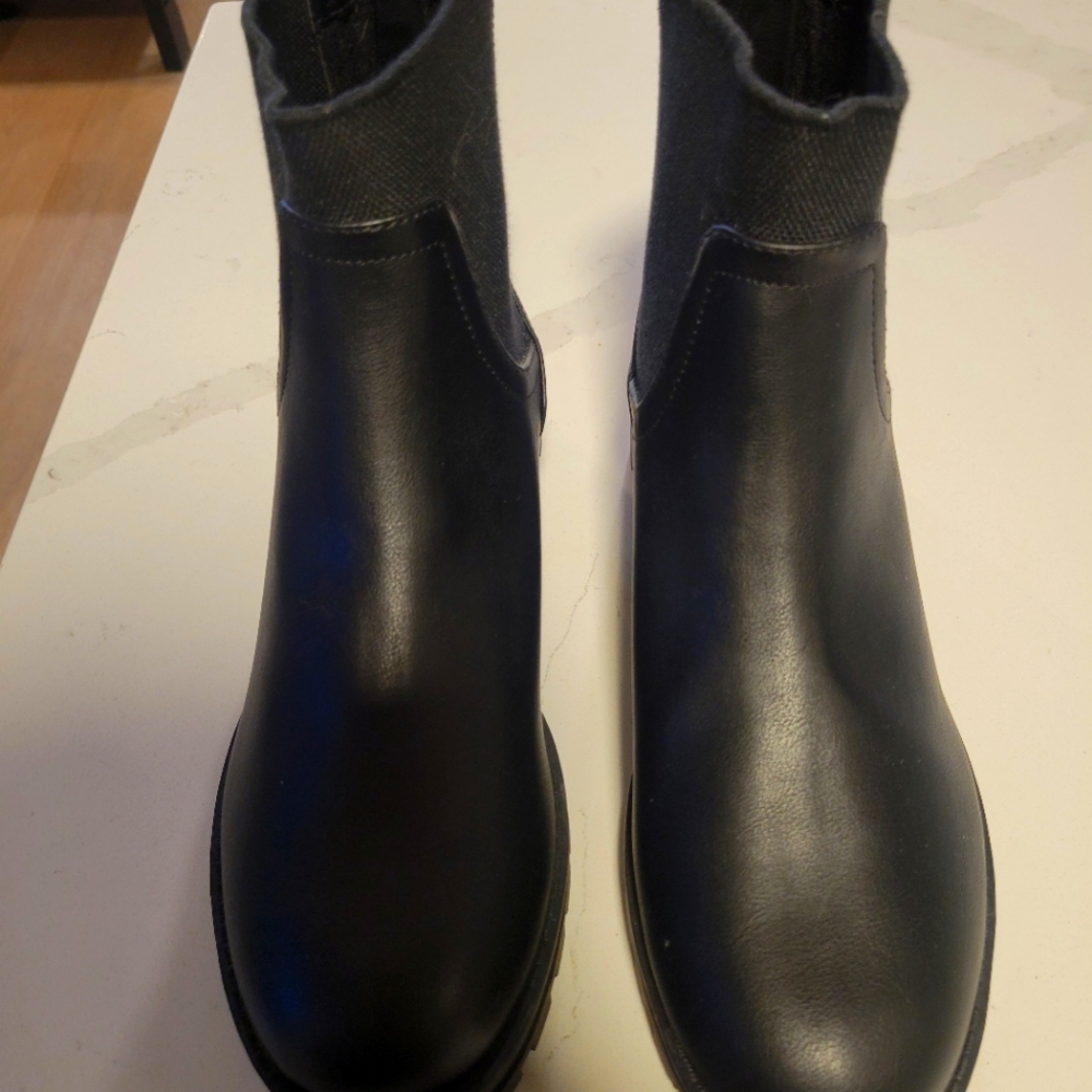 LC Lauren Conrad Chelsea Boots